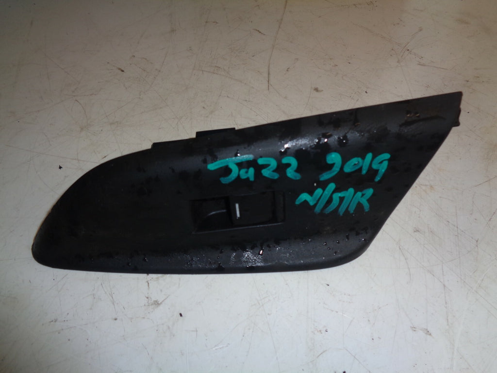 HONDA JAZZ 2019 MK4 NSR PASSENGER SIDE REAR DOOR WINDOW SWITCH 35770T2AA01