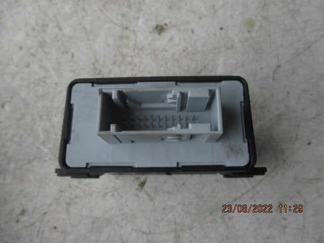 2015 AUDI A1 8X HEADLIGHT CONTROL MODULE 8X0907357E