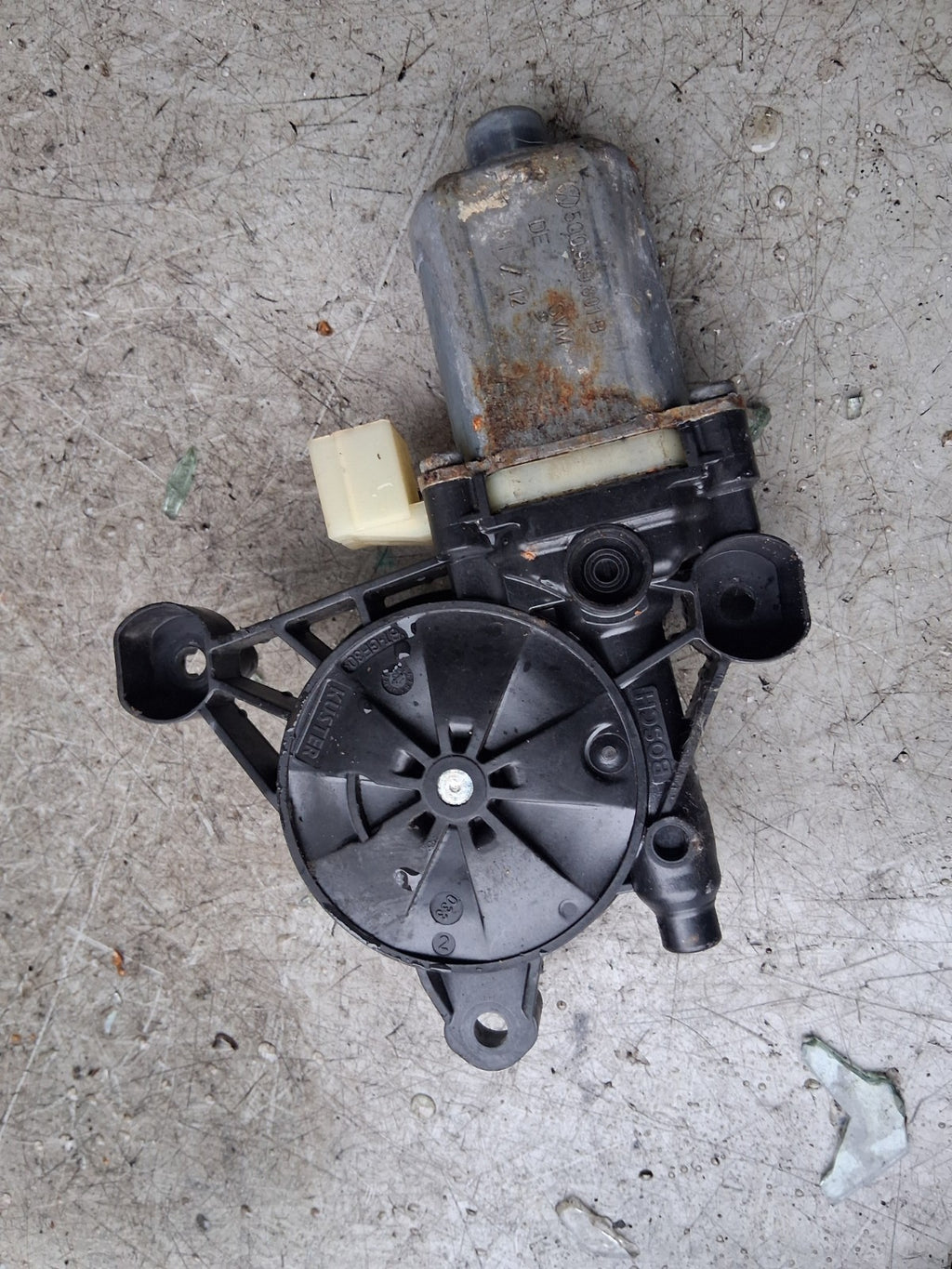 2013 VW GOLF MK7 NSF PASSENGER SIDE FRONT LEFT WINDOW MOTOR 5Q0959801