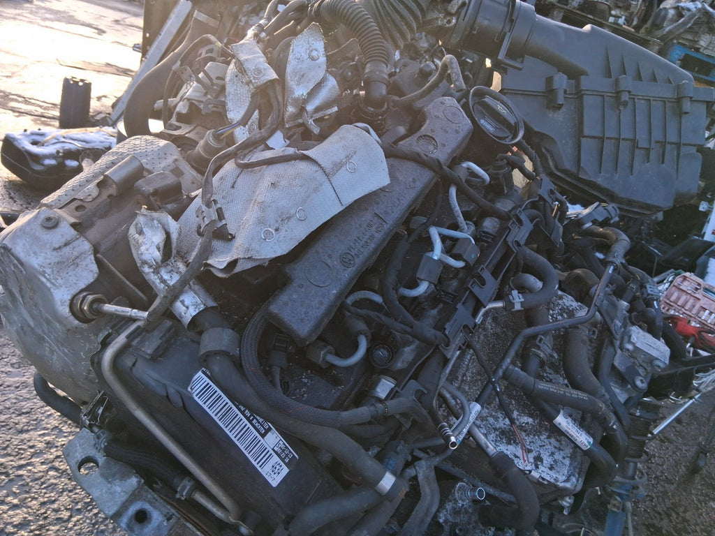 VW VOLKSWAGEN GOLF MK7 2013 1.6 DIESEL BARE ENGINE WITH INJECTOR PUMPS CLHA CLH