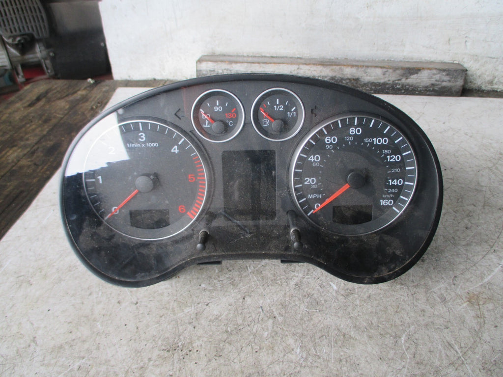AUDI A3 8P 2005 SPEEDOMETER CLUSTER INSTRUMENT CLOCK 8P09209818