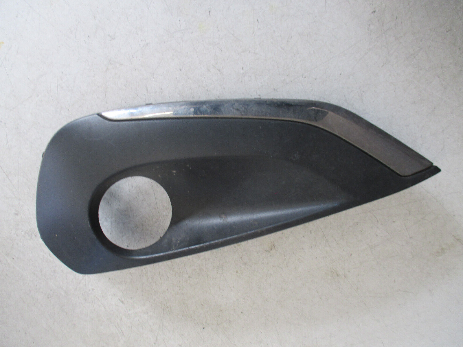 PEUGEOT 208 2017 MK1 OSF DRIVER SIDE FRONT FOG LIGHT GRILL 9810738177