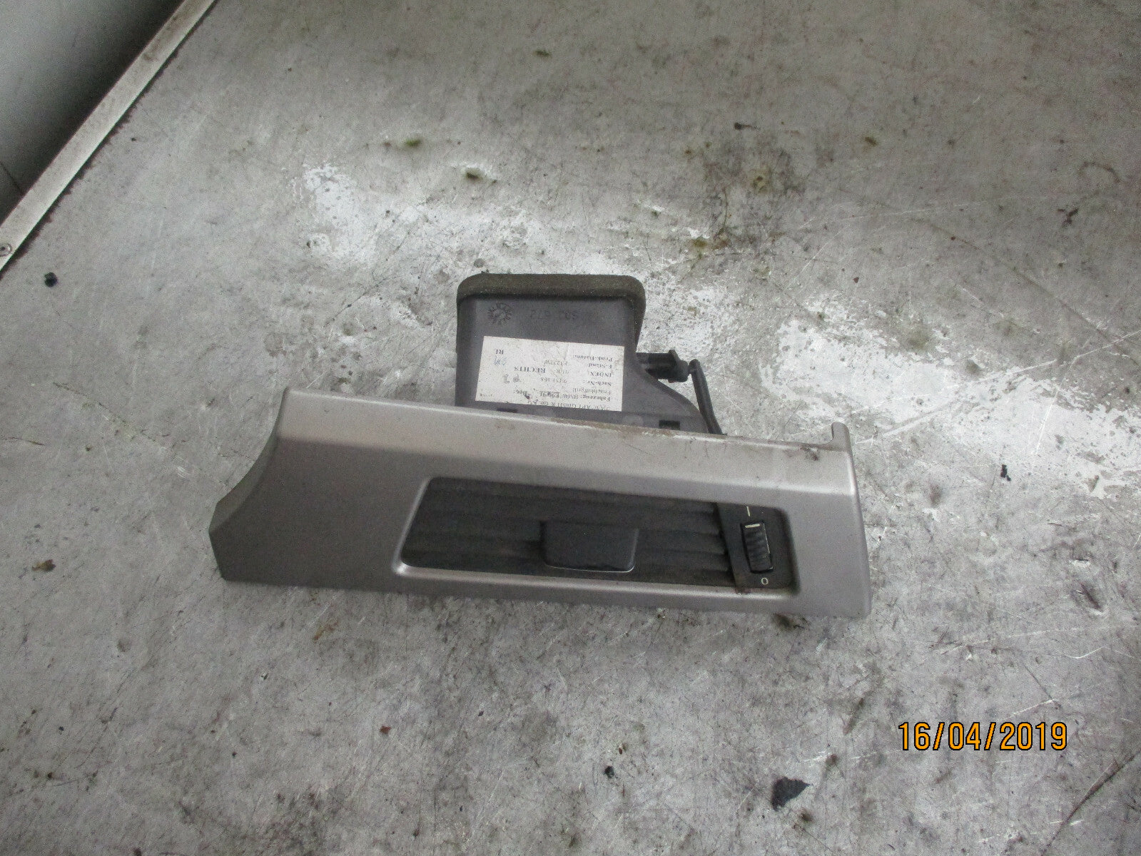 BMW 3 SERIES E90 OS DRIVER SIDE HEATER AIR VENT 6422912330002