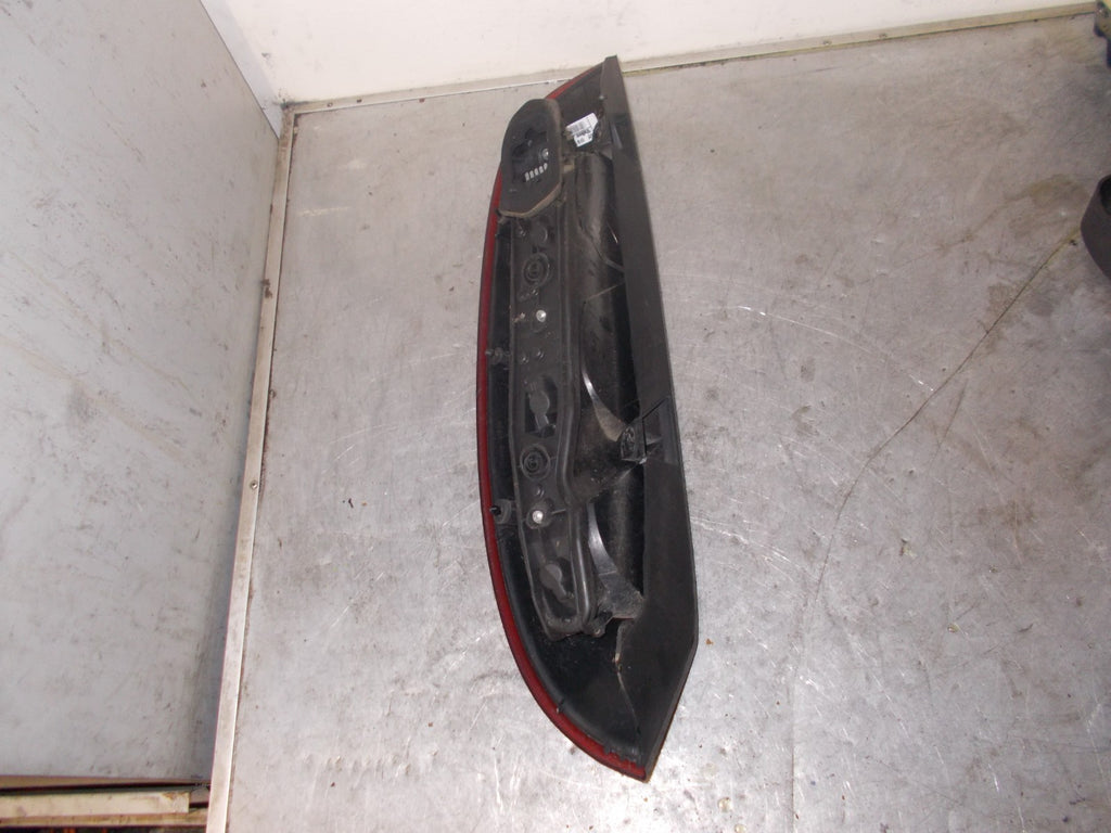 VAUXHALL CORSA C 2002 NSR PASSENGER SIDE REAR LIGHT TAIL LIGHT 09114336