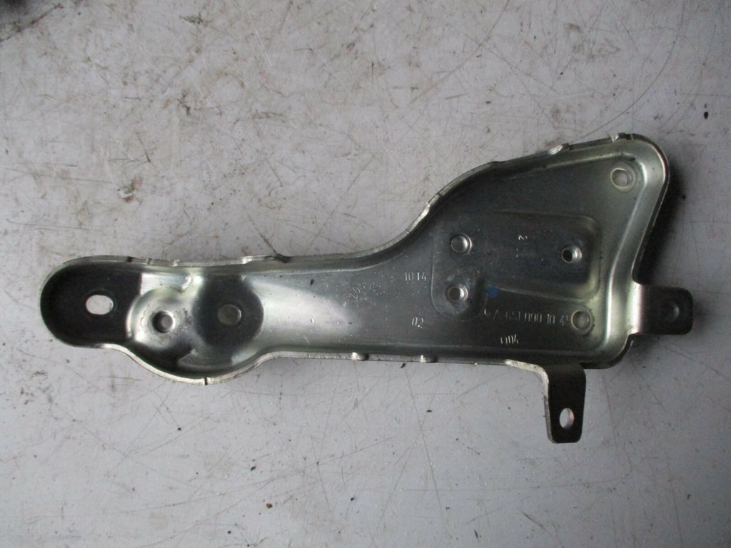 MERCEDES GLA220 2.1 170HP 2014 ENGINE VALVE MOUNTING SUPPORT BRACKET A6510901041