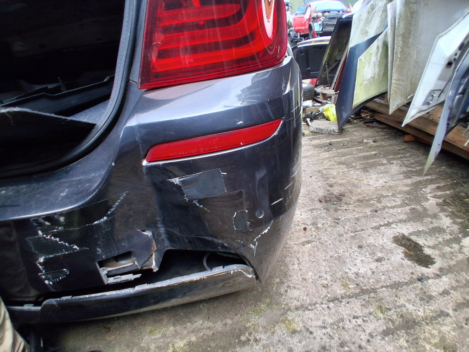 2012 BMW 5 SERIES F10 COMPLETE REAR BUMPER WITH PDC SENSORS SOPHISTO GREY II B90