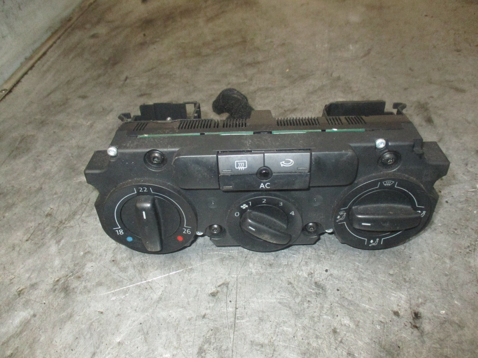 VW VOLKSWAGEN GOLF MK5 HEATER AC AIR CON CLIMATE CONTROL PANEL
