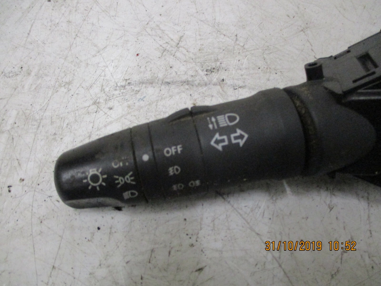 NISSAN X TRAIL T30 2005 MK1 INDICATOR HEADLIGHT CONTROL SWITCH STALK 255408H700