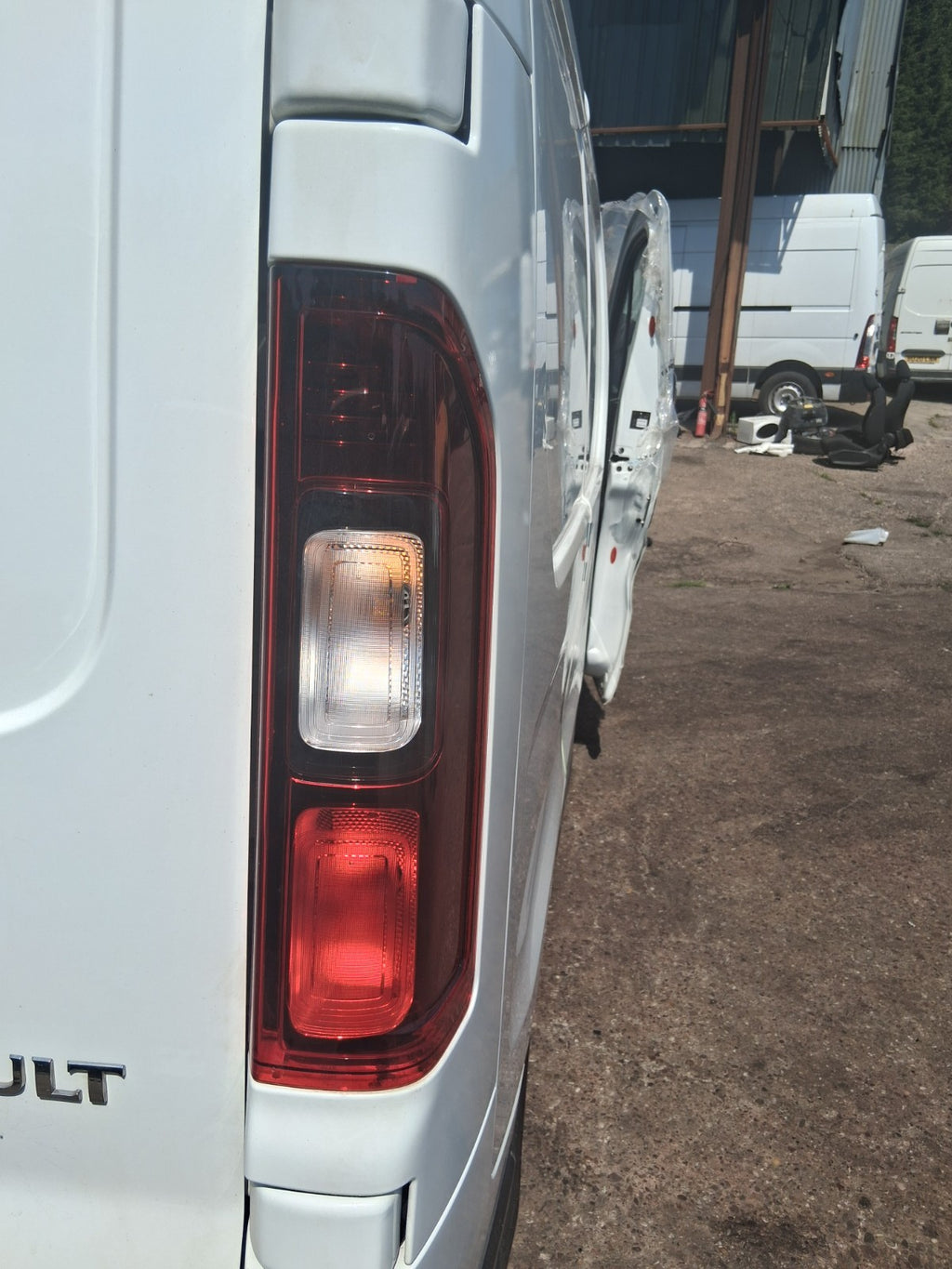 2025 RENAULT TRAFIC X82 MK3 OSR DRIVER SIDE REAR RIGHT TAIL LIGHT