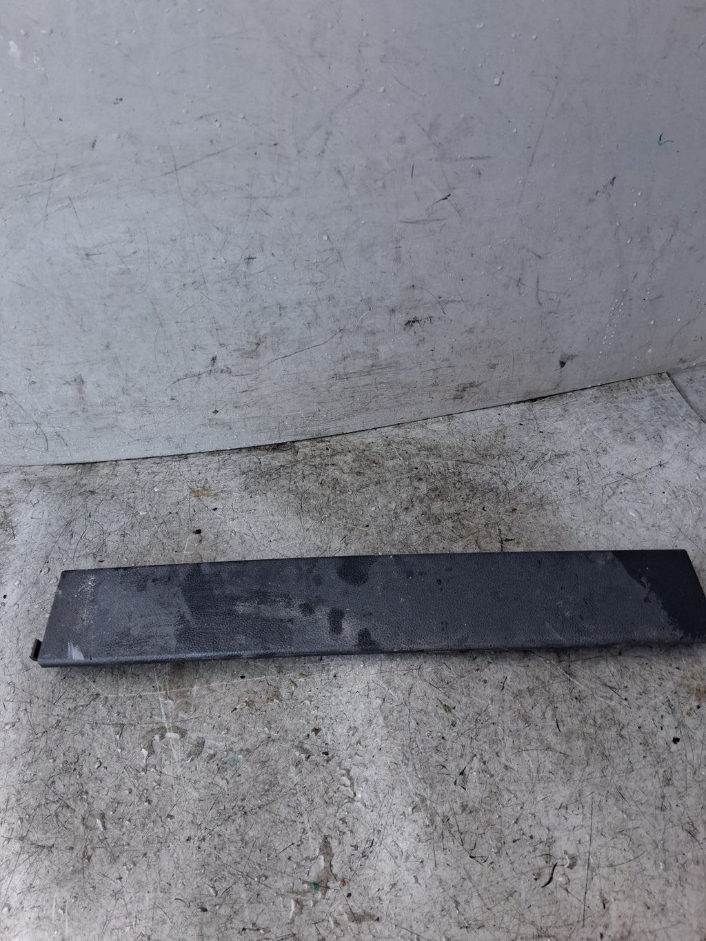 2023 MERCEDES SPRINTER REAR STEP COVER PANEL TRIM A9106896000