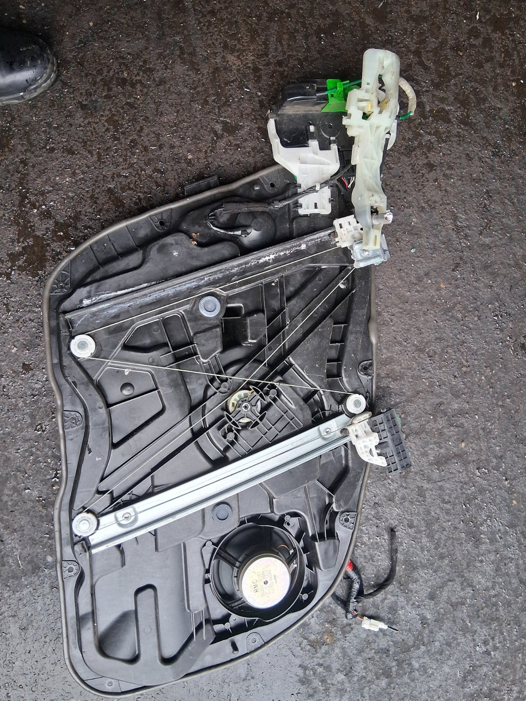 2013 HYUNDAI I40 OSF DRIVER SIDE FRONT RIGHT WINDOW MOTOR REGULATOR