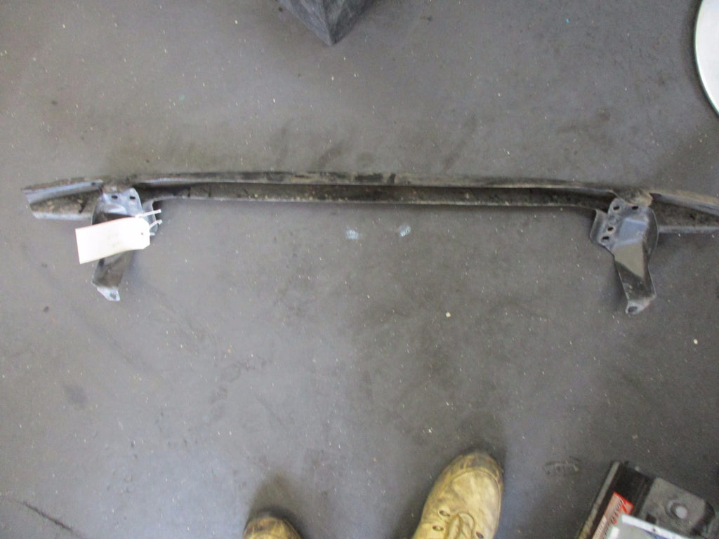 VOLKSWAGEN VW GOLF MK5 2006 LOWER FRONT BUMPER REINFORCEMENT BAR
