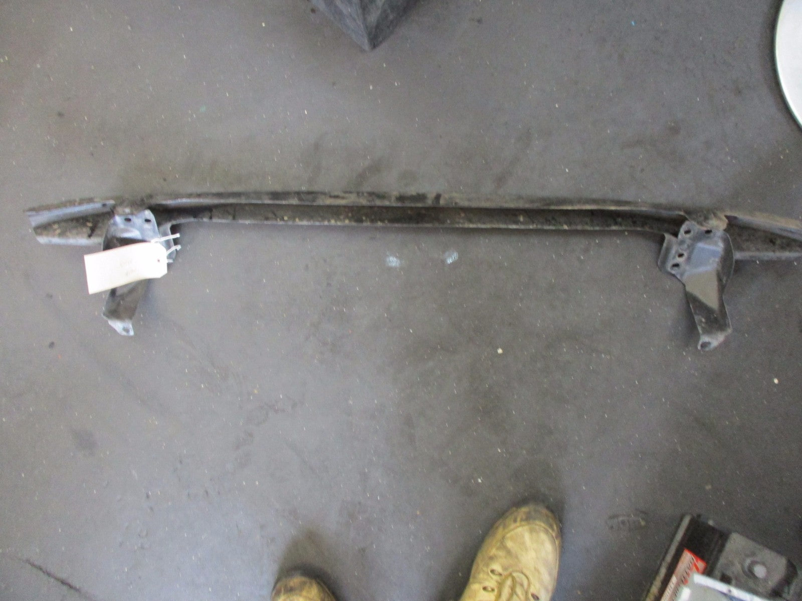 VOLKSWAGEN VW GOLF MK5 2006 LOWER FRONT BUMPER REINFORCEMENT BAR