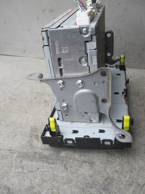 TOYOTA AVENSIS SALOON T270 2015 MK3 RADIO CD STEREO HEAD UNIT 8612005220