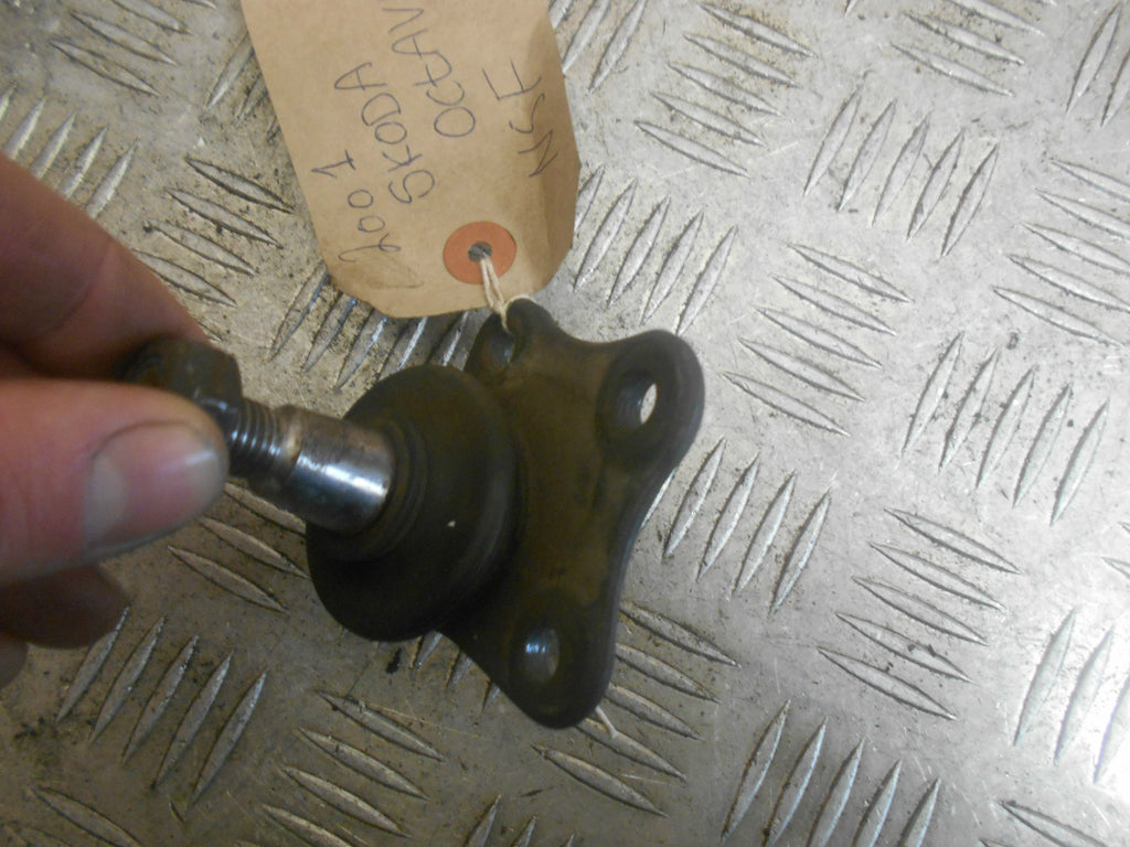 SKODA OCTAVIA ESTATE MK1 1U5 2001 NS PASSENGER SIDE FRONT LOWER BALL JOINT