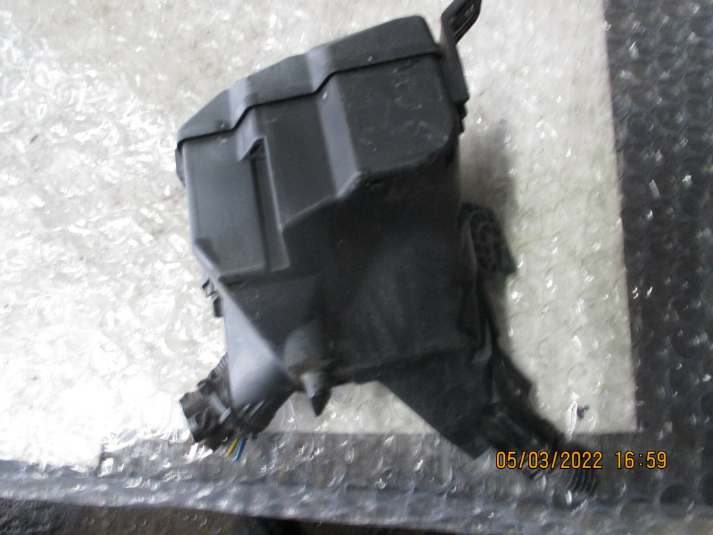 FORD FIESTA 2011 MK7 BODY CONTROL MODULE FUSE BOX