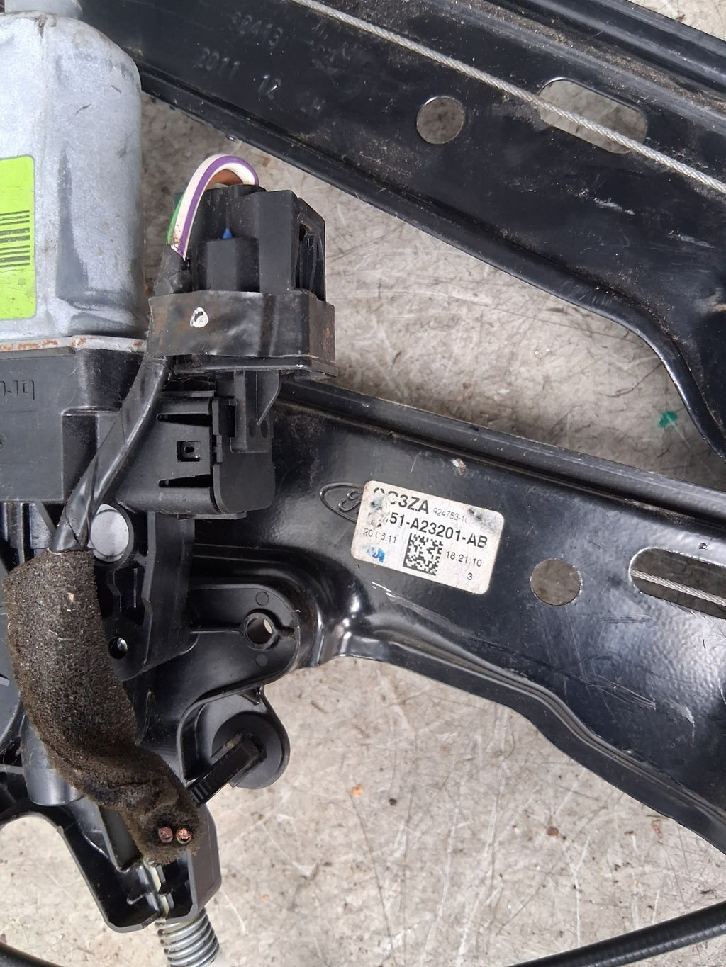 2011 FORD FOCUS SIDE FRONT WINDOW REGULATOR AND MOTOR 924128 104