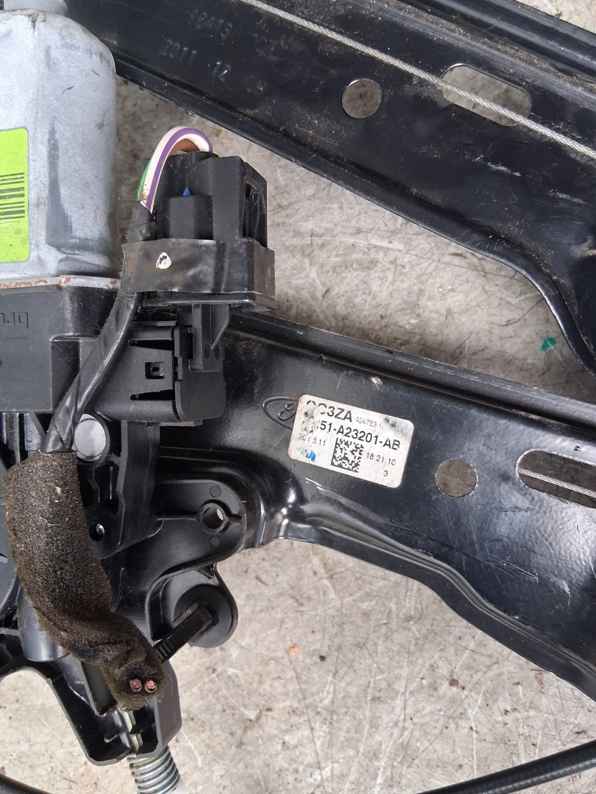 2011 FORD FOCUS SIDE FRONT WINDOW REGULATOR AND MOTOR 924128 104