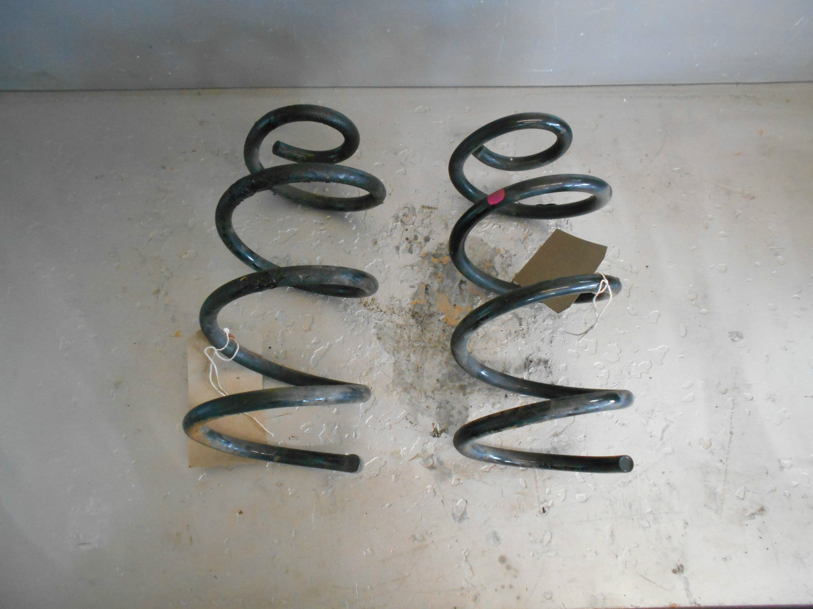 NISSAN NOTE E12 2014 1.2 SUPERCHARGED REAR SUSPENSION COIL SPRINGS PAIR