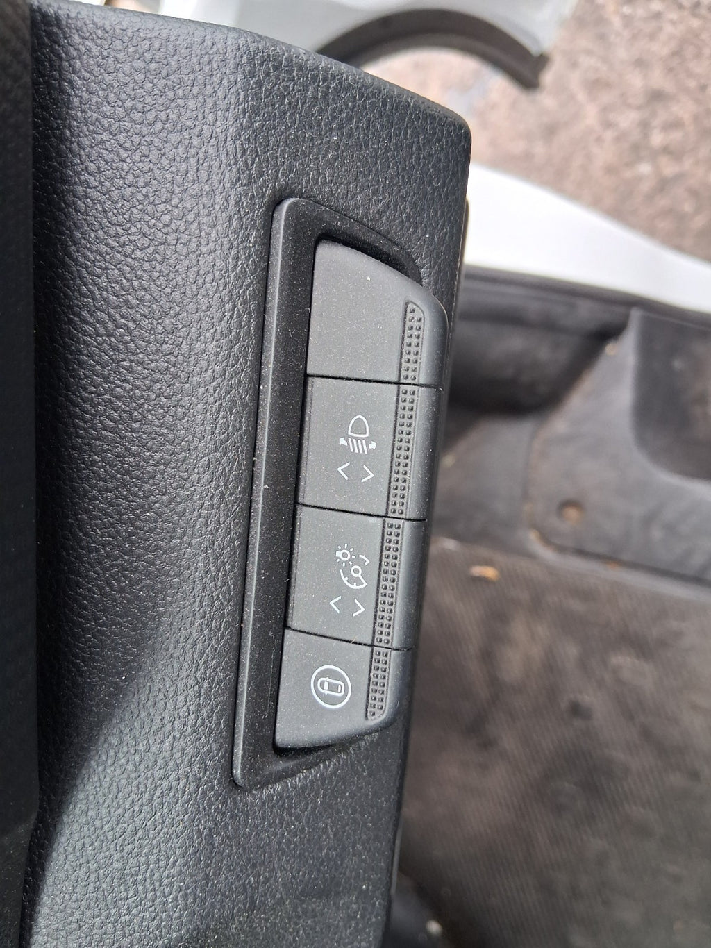 2024 RENAULT TRAFIC X82 MK3 DASH & HEADLIGHT ADJUSTMENT SWITCH PANEL 259806593R