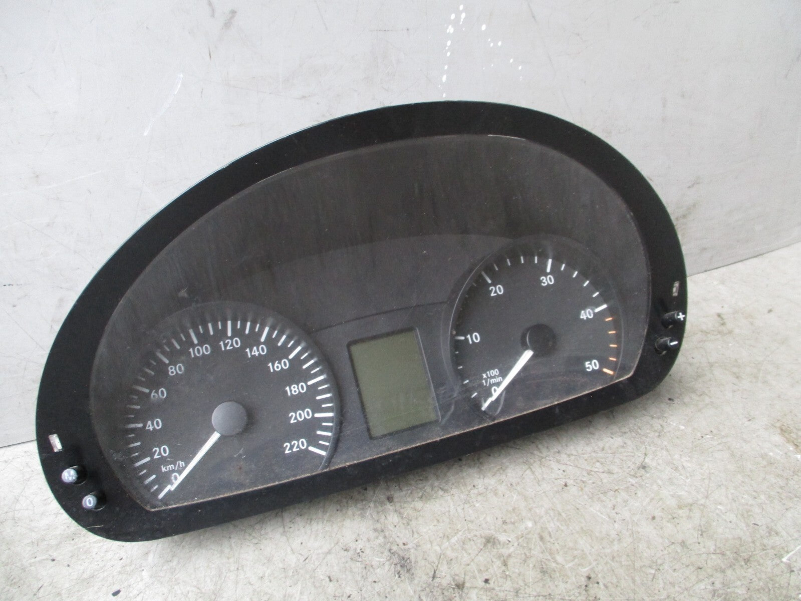 MERCEDES VITO W639 2011 2.1 DIESEL SPEEDOMETER INSTRUMENT CLUSTER A6399001100