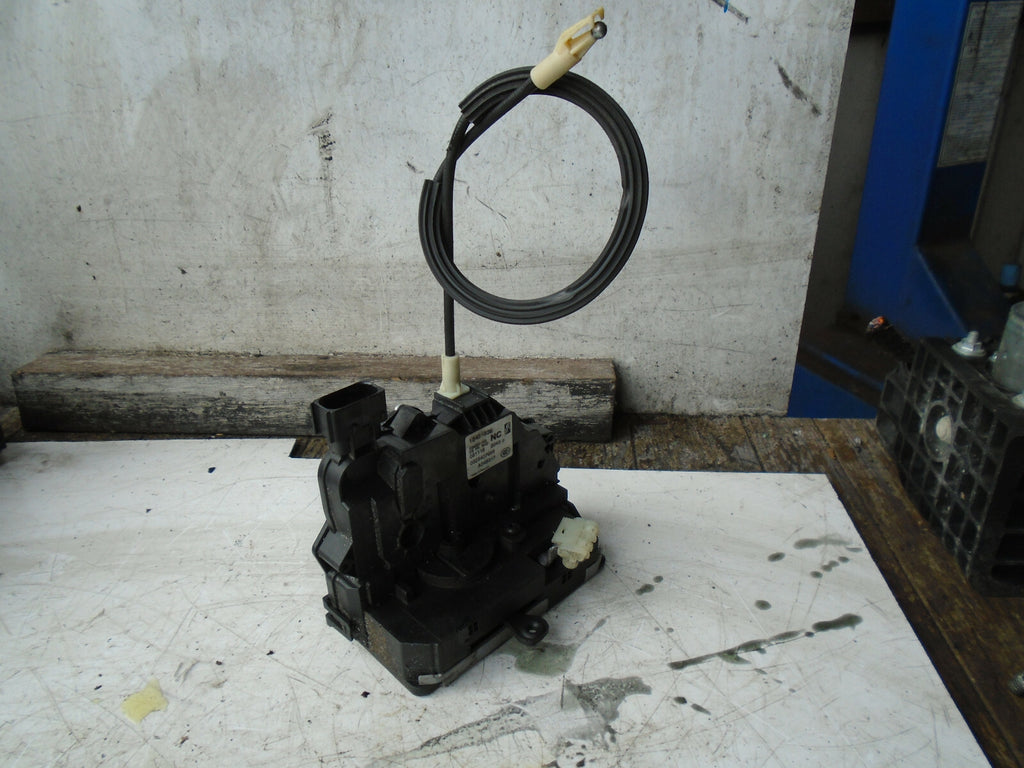 VAUXHALL CORSA E 2015 OSF DRIVER SIDE FRONT DOOR LOCK MECHNAISM 13431836