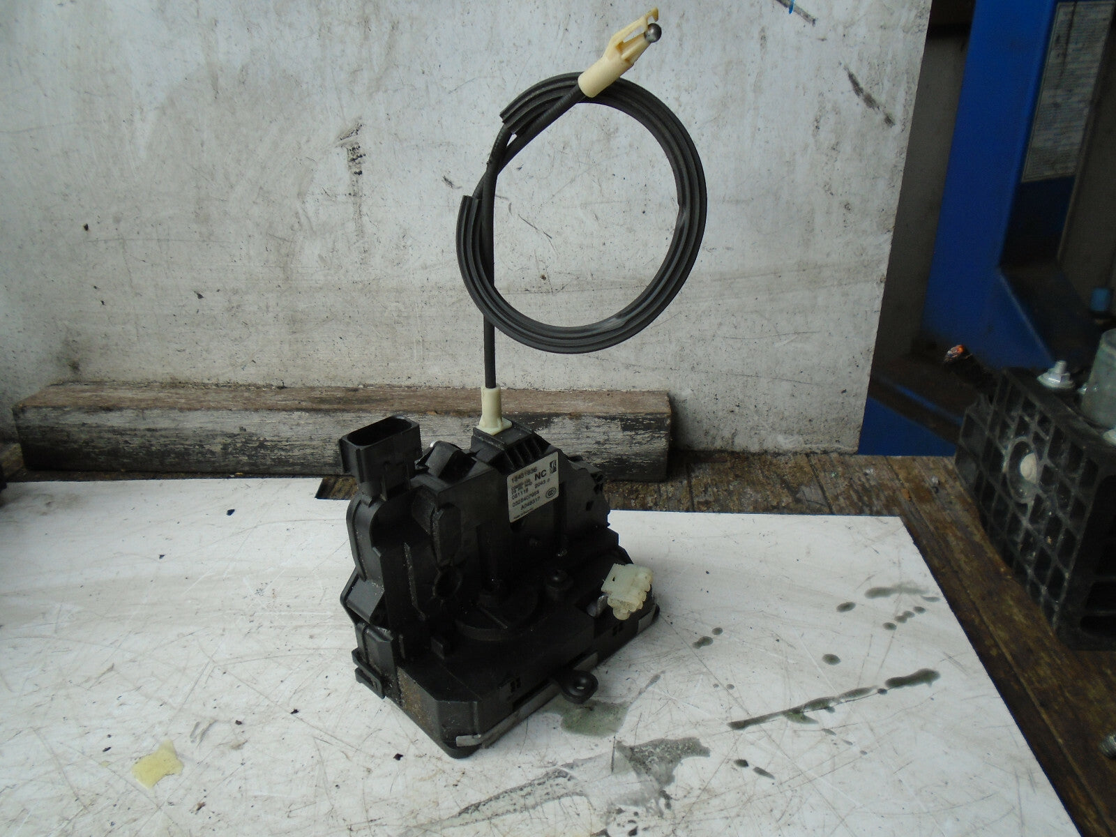 VAUXHALL CORSA E 2015 OSF DRIVER SIDE FRONT DOOR LOCK MECHNAISM 13431836