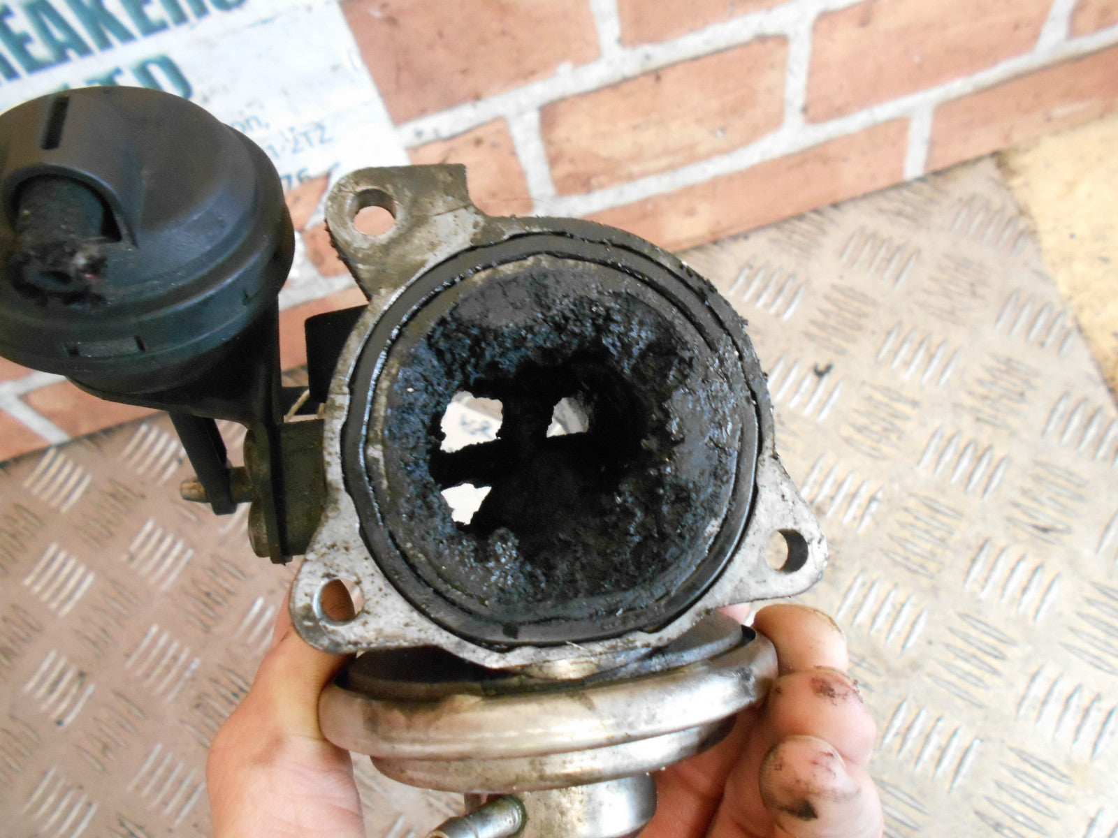 VOLKSWAGEN VW GOLF MK4 1999 1.9 TDI THROTTLE BODY 038129637 AGR