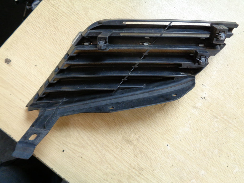 NISSAN PRIMERA P12 2004 FRONT BUMPER GRILL RIGHT SIDE 62320 AU300