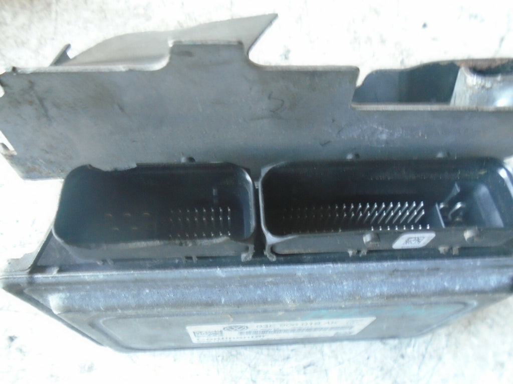 VOLKSWAGEN POLO 2014 MK5 6R ENGINE CONTROL MODULE 03E906019