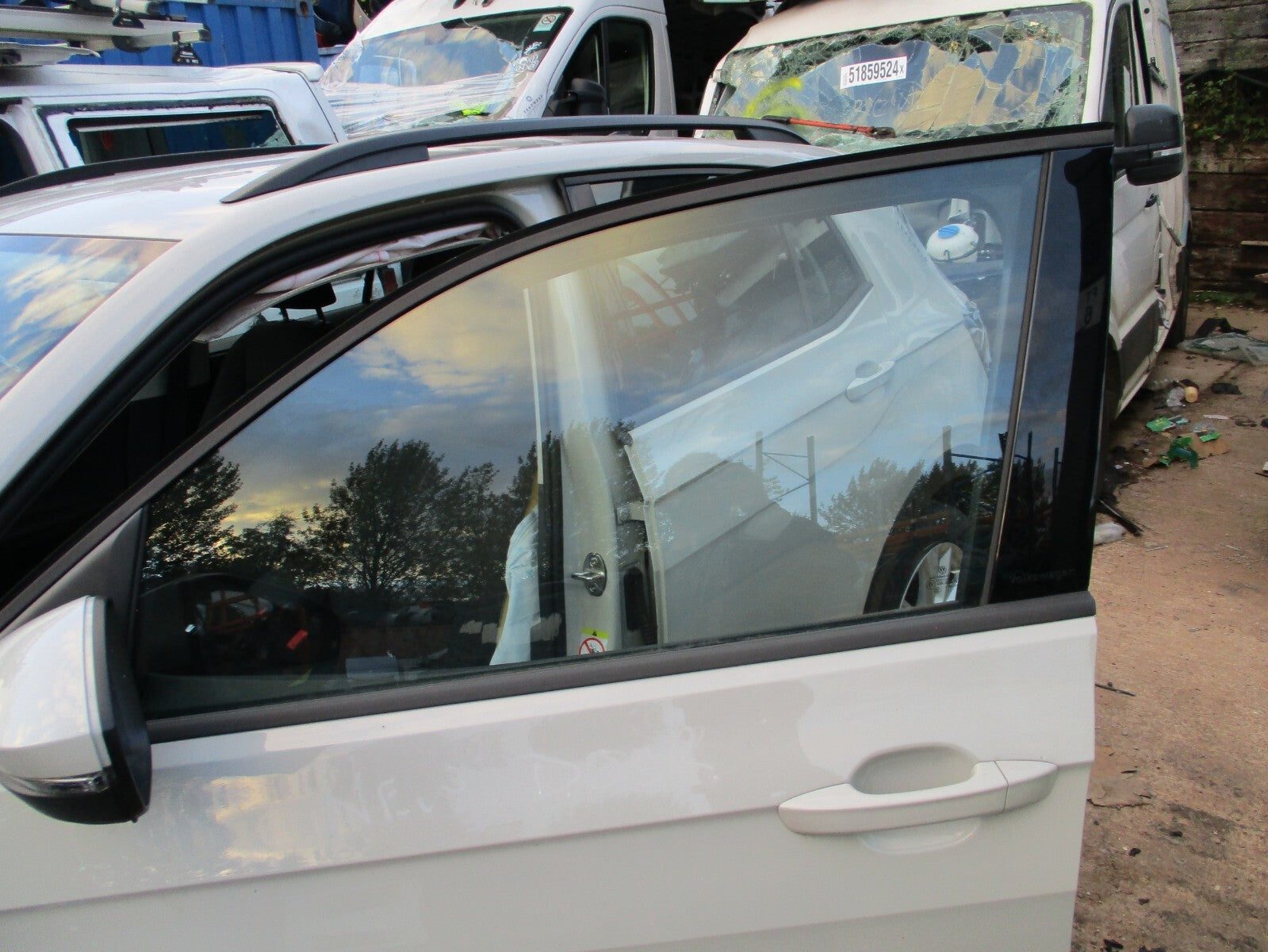 2023 VOLKSWAGEN T CROSS NSF PASSENGER SIDE FRONT DOOR WINDOW GLASS