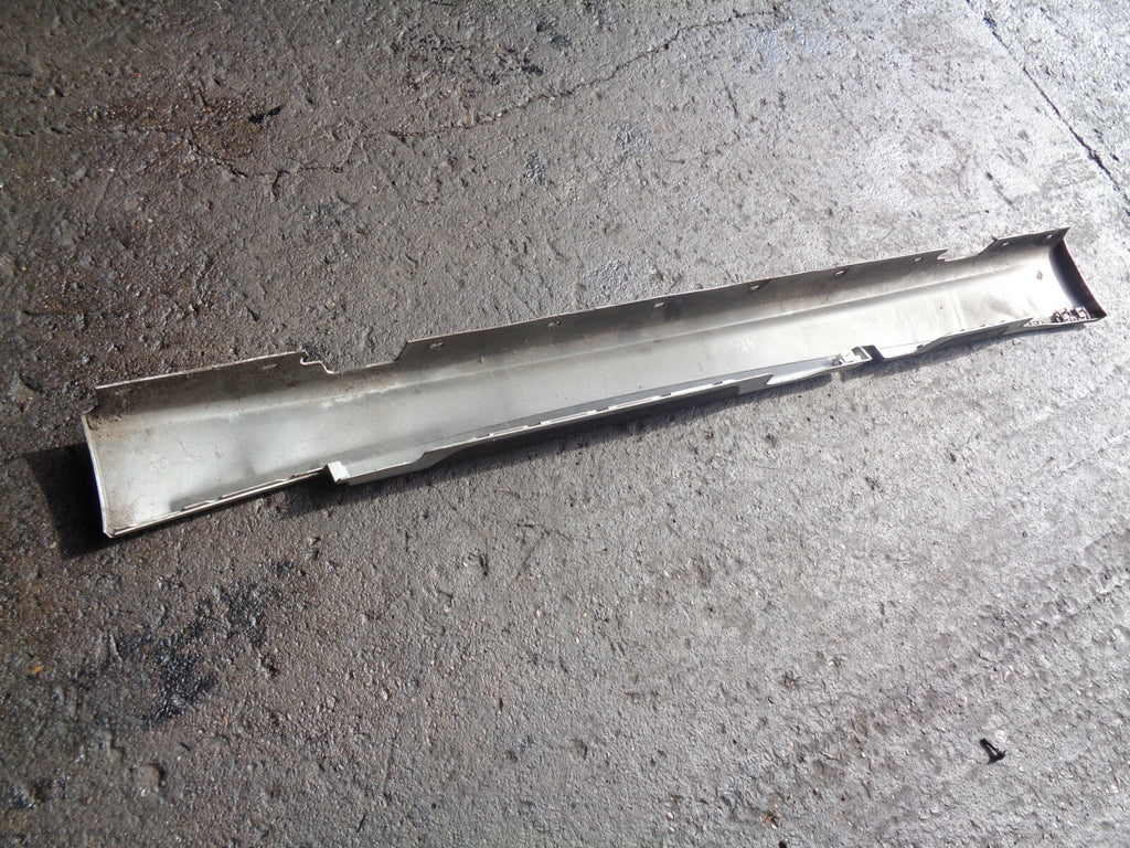 BMW 1 SERIES E 87 2005 NS PASSENGER SIDE SIDE STRIP GREY