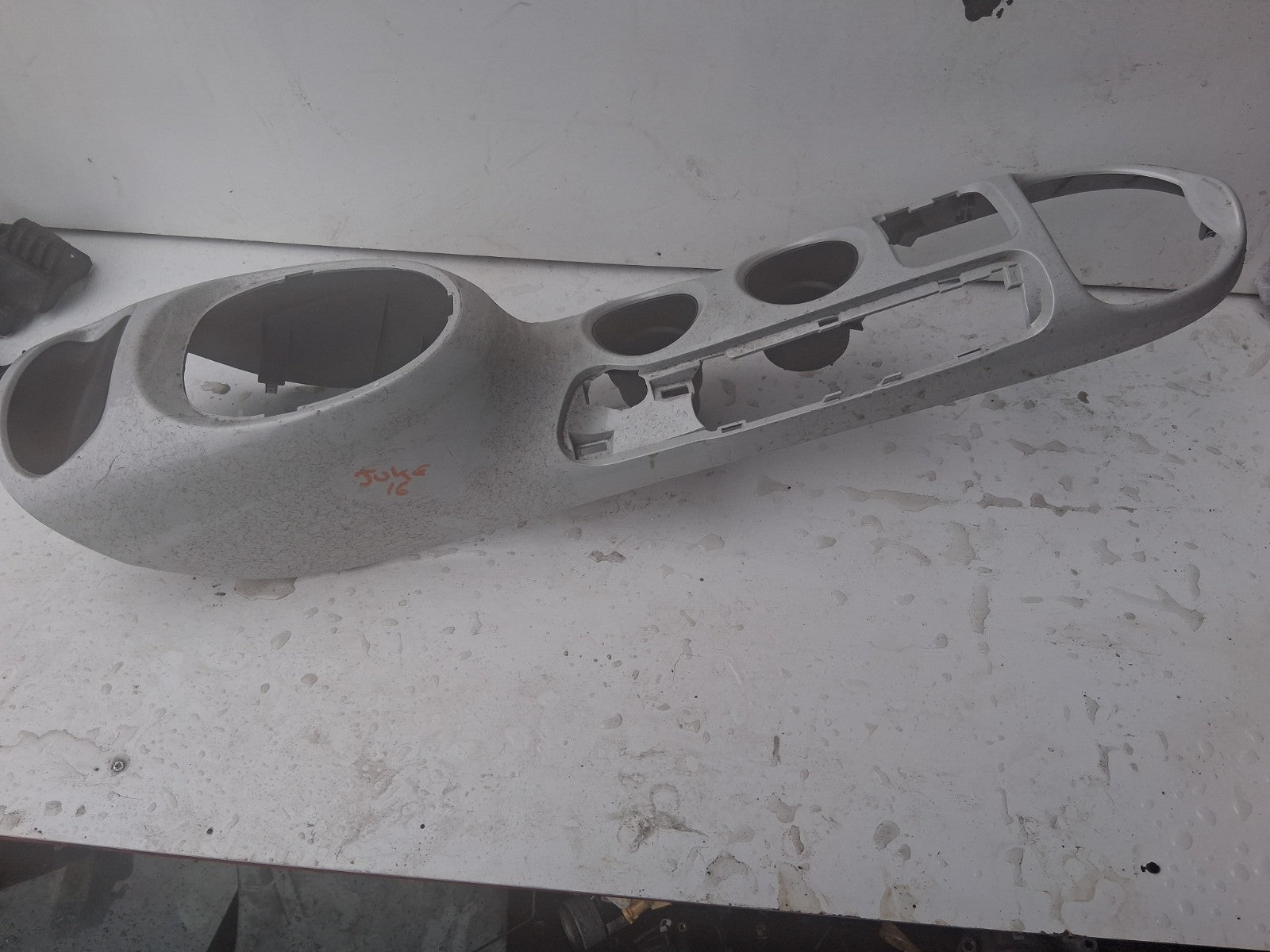 2016 NISSAN JUKE CENTRE CONSOLE BARE WITH CUPHOLDERS 96921BV80A