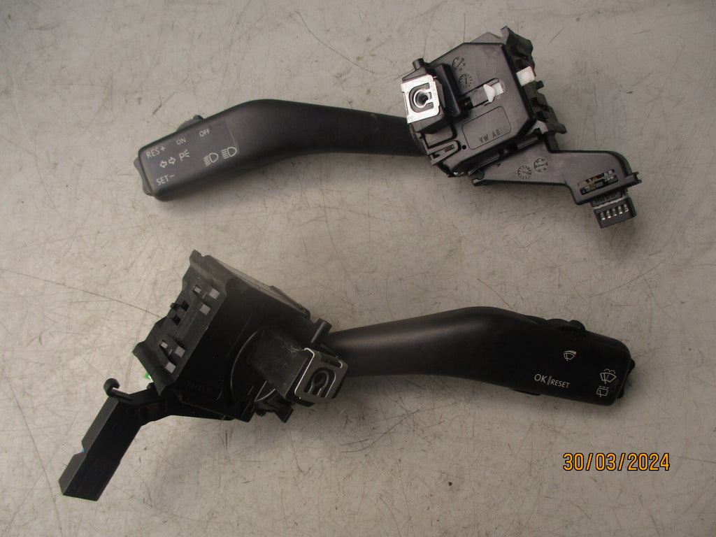 2005 VOLKSWAGEN GOLF MK5 WIPER AND INDICATOR STALKS 1K0953519A 1K0953513A
