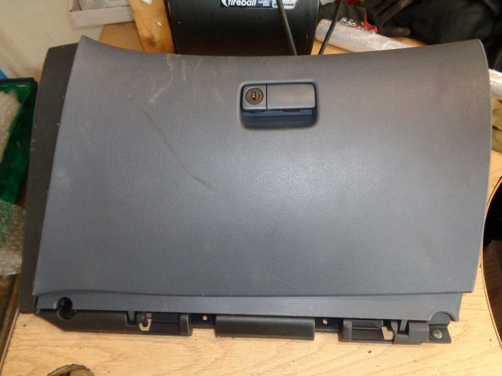 NISSAN PRIMERA 2004 GLOVE BOX STORAGE COMPARTMENT 68520AV700