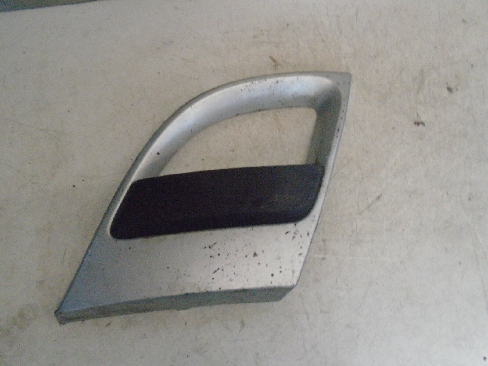 RENAULT MEGANE 2015 MK3 NSF FRONT PASSENGER SIDE FOG LIGHT TRIM GRILL 623840001