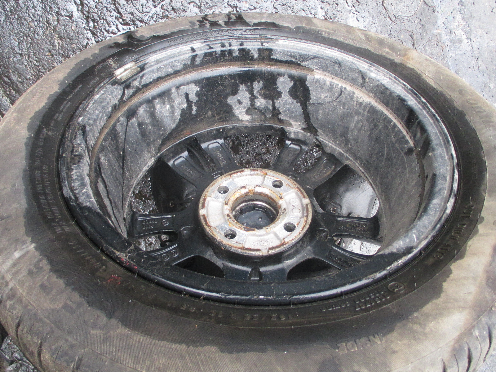 FORD KA + 2018 15 INCHS BLACK ALLOY WHEEL WITH TYRE 195/55R15 E1BJ1007CA