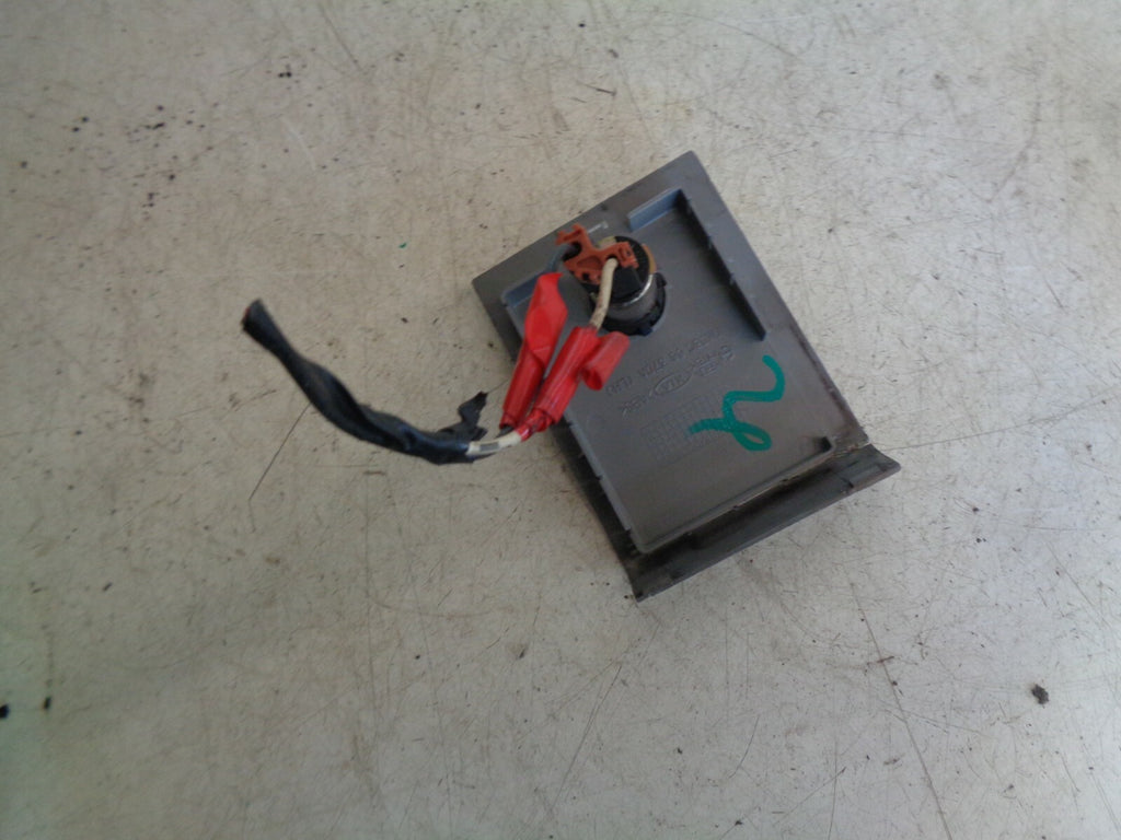KIA SEDONA 2005 REAR QUARTER PANEL SWITCH12 V VOLT OUTLET ADAPTER OK53C66370A