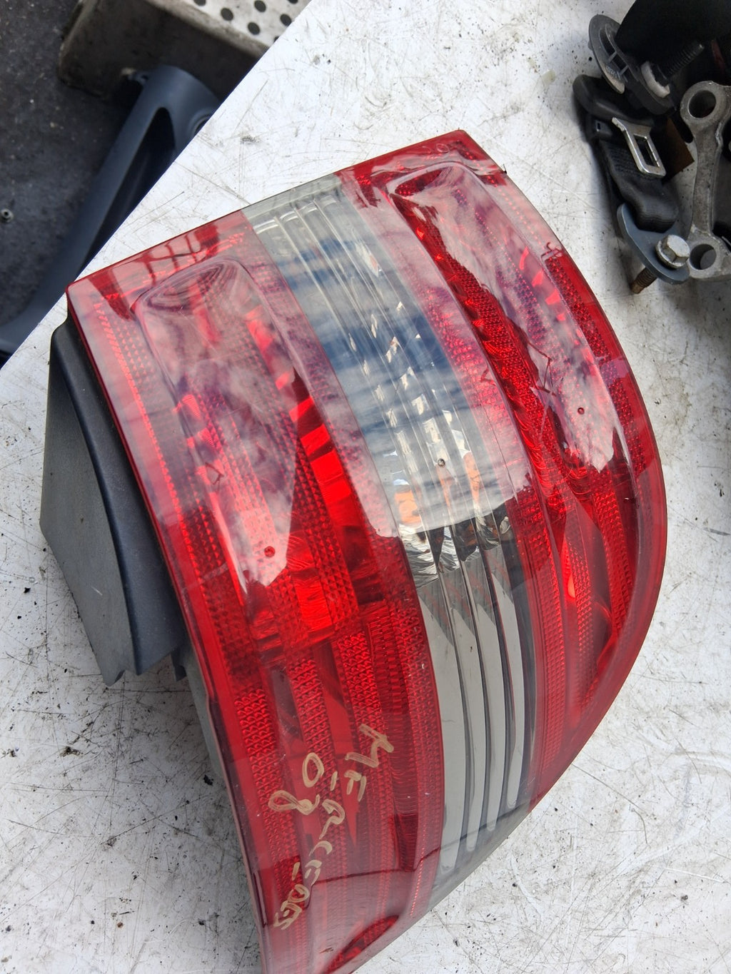 2008 MERCEDES B CLASS W245 NSR PASSENGER SIDE REAR OUTER TAIL LIGHT A1698202564
