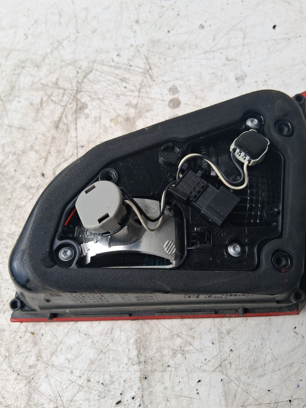 VAUXHALL ASTRA J 2013 OSR REAR OFF DRIVER SIDE TAIL LIGHT 366900804