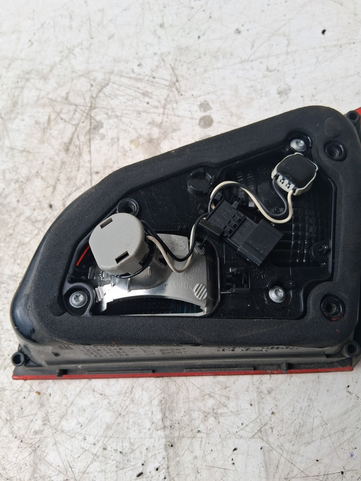 VAUXHALL ASTRA J 2013 OSR REAR OFF DRIVER SIDE TAIL LIGHT 366900804