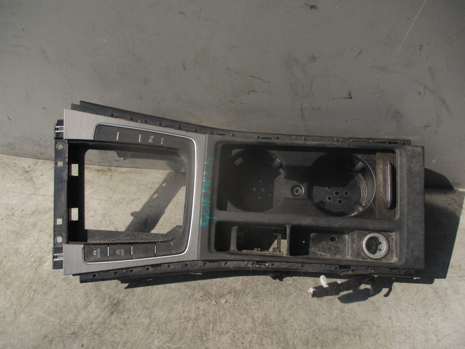 2015 VOLKSWAGEN GOLF MK7 CENTRE CONSOLE CUP HOLDER GEAR SURROUND TRIM 5G2863245F
