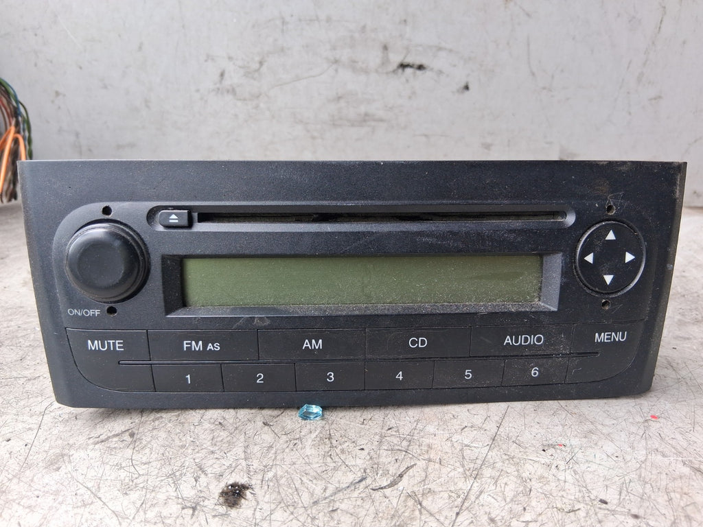 2007 FIAT GRANDE PUNTO RADIO CD PLAYER STEREO HEAD UNIT 7354107270 NO CODE
