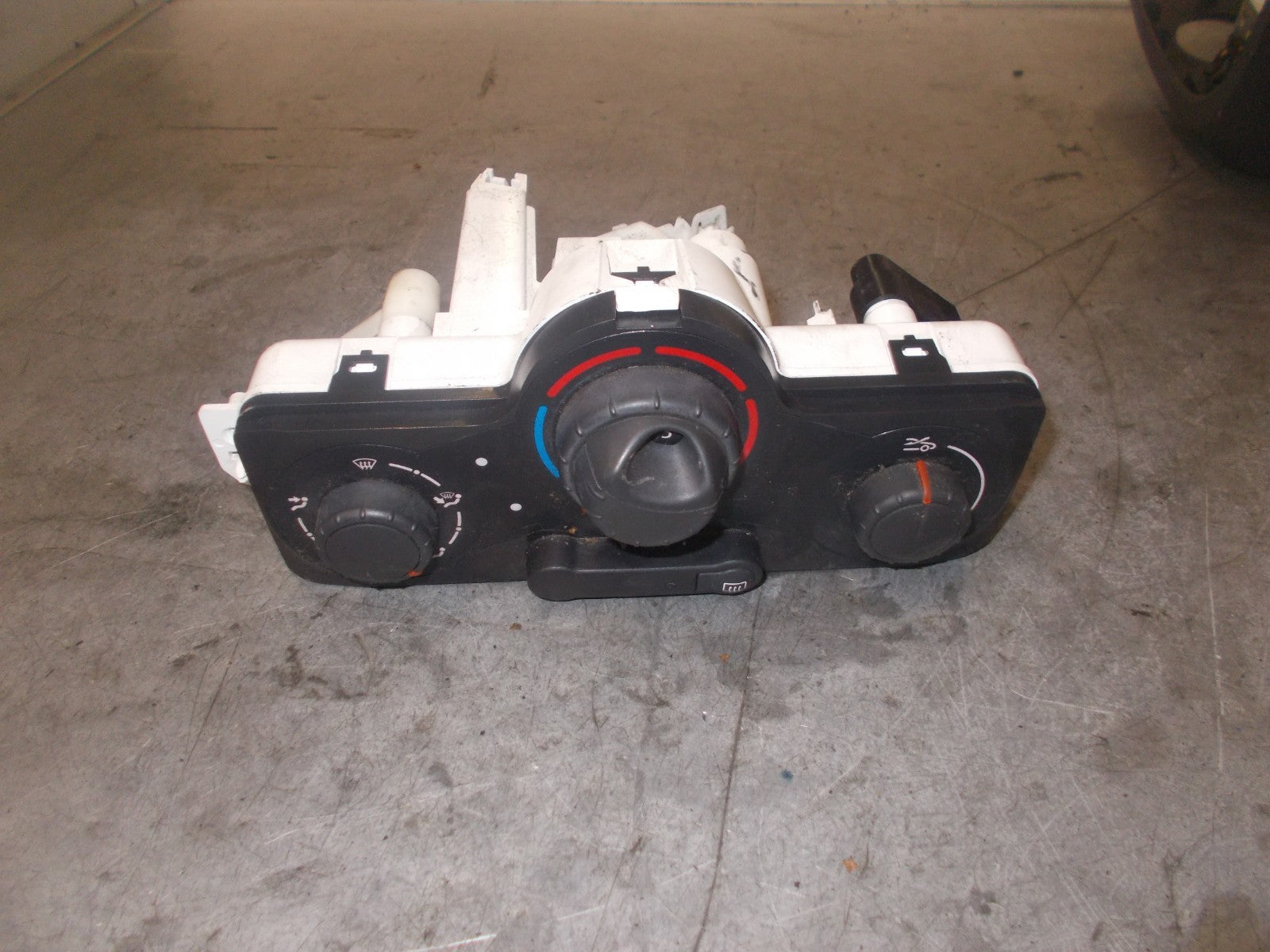 RENAULT CLIO MK3 CLIMATE CONTROL SWITCHES 030966N