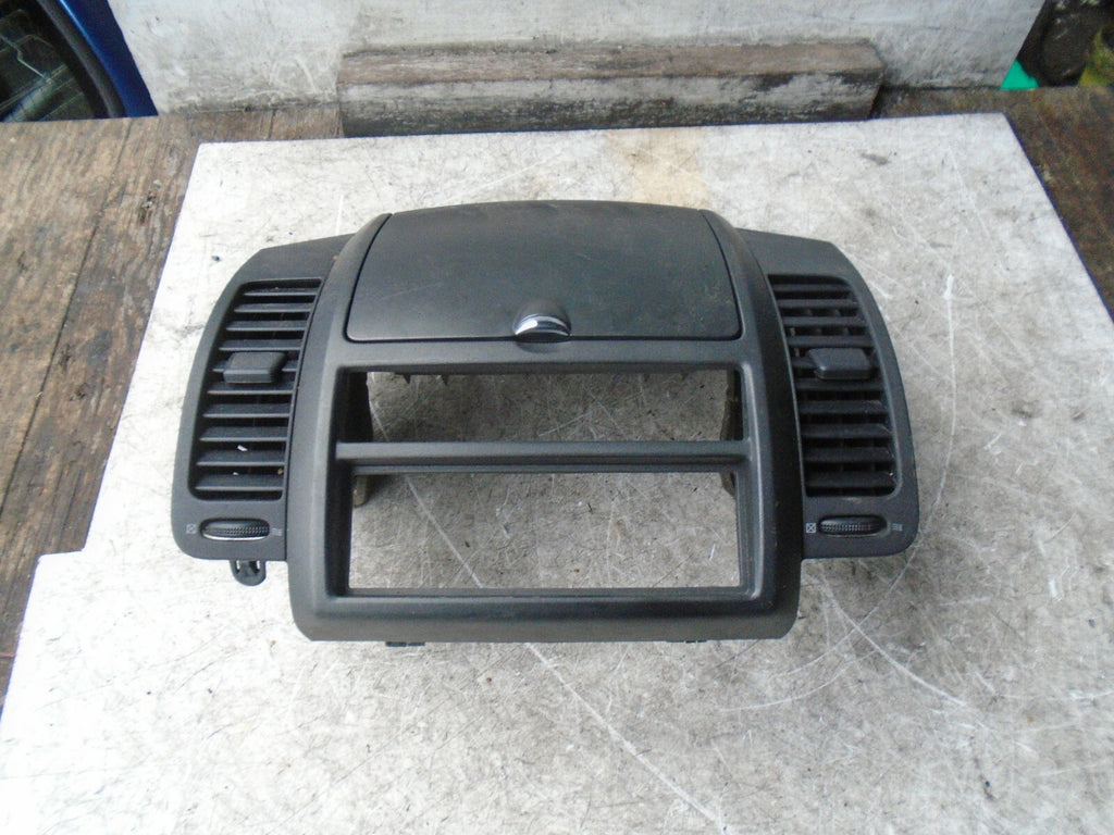 NISSAN NOTE 2008 MK1 E11 CENTRE CONSOLE STORAGE COMPARTMENT WITH AIR VENTS