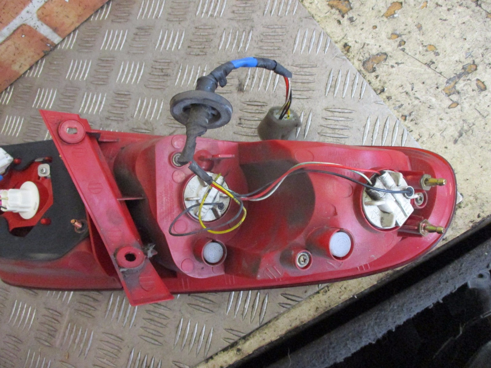 DAEWOO LACETTI 2005 OSR DRIVER SIDE INNER & OUTER REAR LIGHT CLUSTER BOOT LIGHT