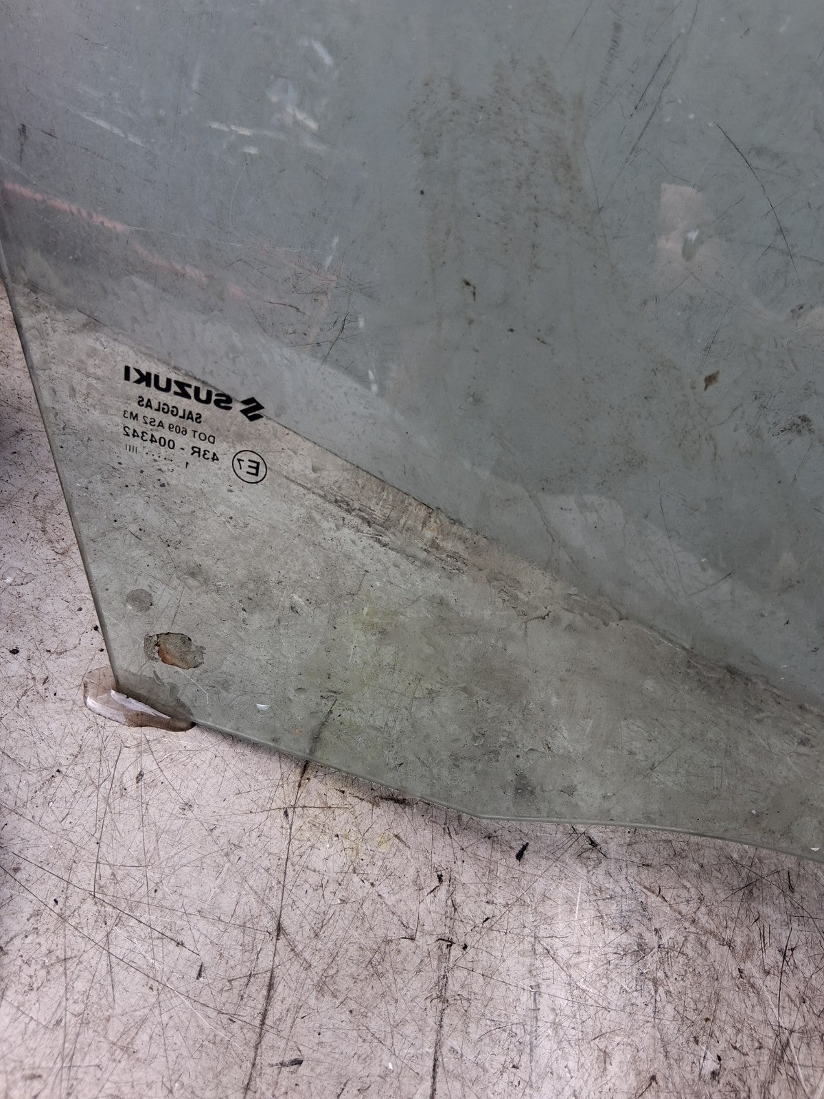 2022 SUZUKI VITARA MK4 NSF PASSENGER SIDE FRONT LEFT WINDOW GLASS