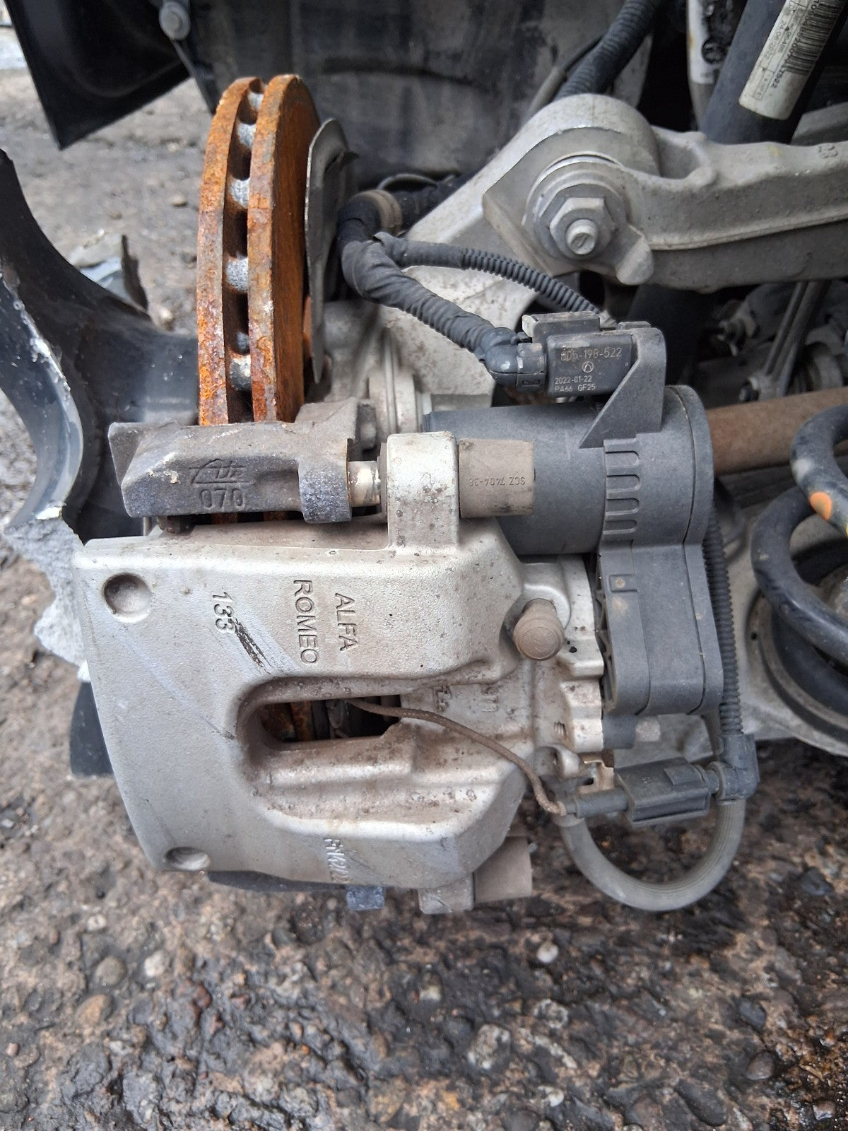2022 ALFA ROMEO STELVIO 949 4Q NSR PASSENGER SIDE REAR LEFT BRAKE CALIPER