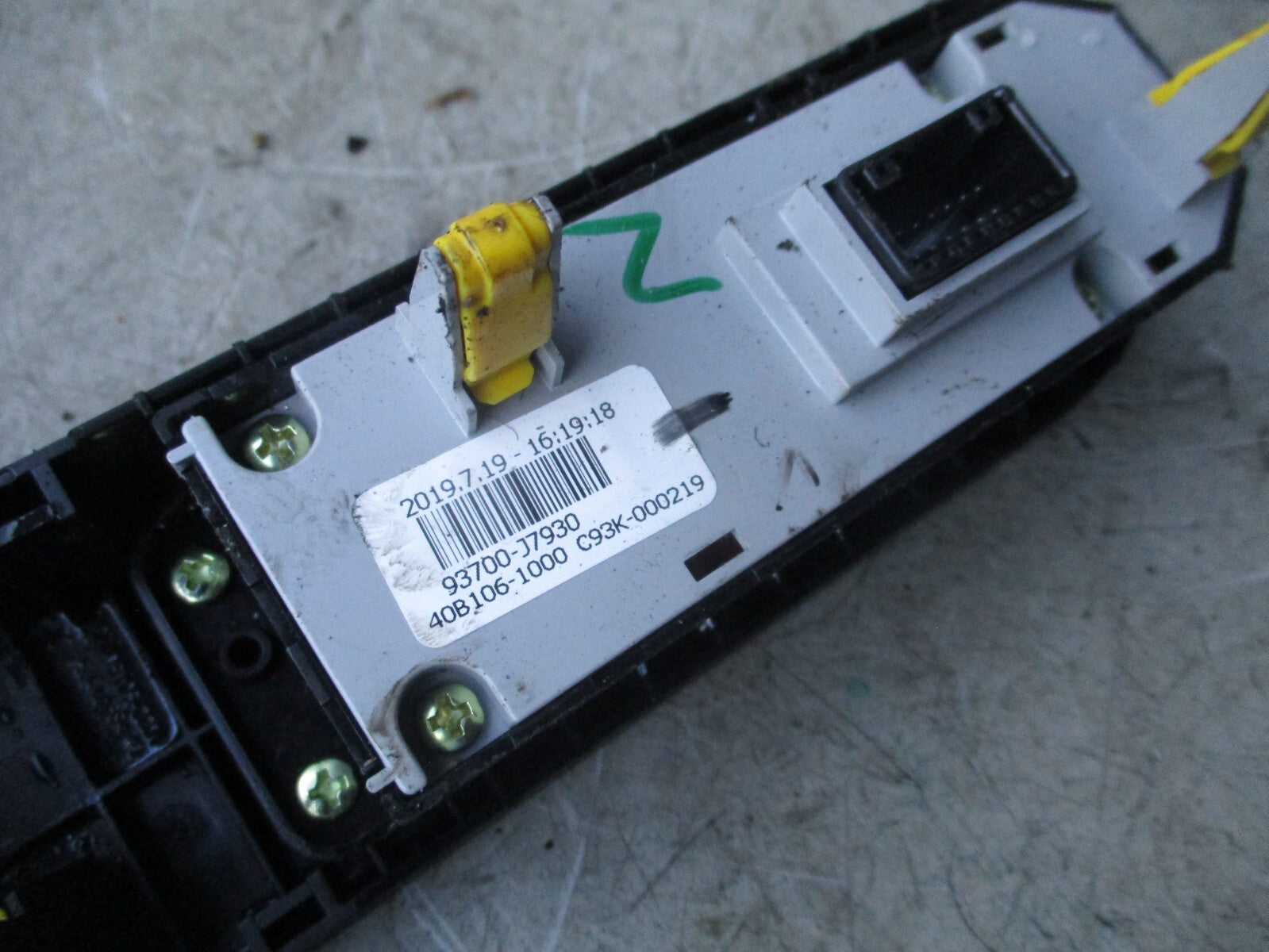 KIA CEED MK3 2019 LANE ASSIST HEADLIGHT TRACTION SWITCH 93700J7930