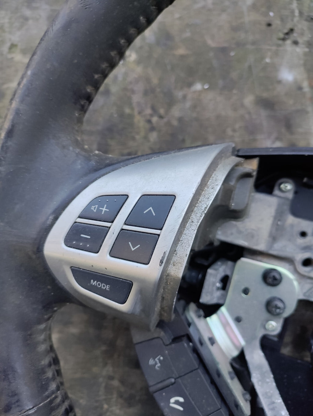 2008 MITSUBISHI OUTLANDER MK2 MULTI FUNCTION STEERING WHEEL